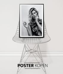 kate-moss-smoking-poster-onlineposterkopen
